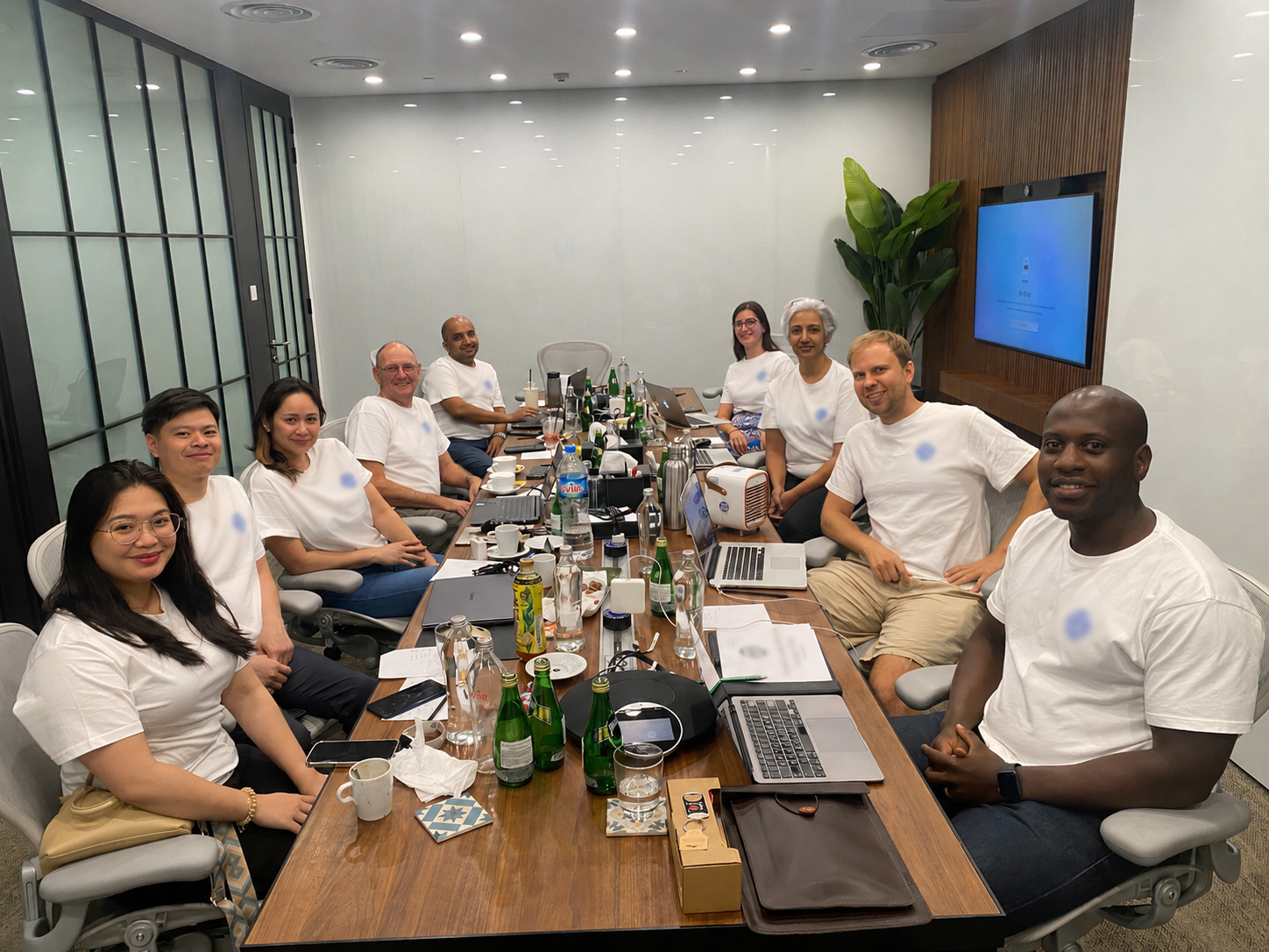 Strategic meeting with international partners and distributors
